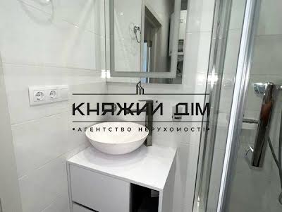 квартира по адресу Ревуцкого ул., 40-Б