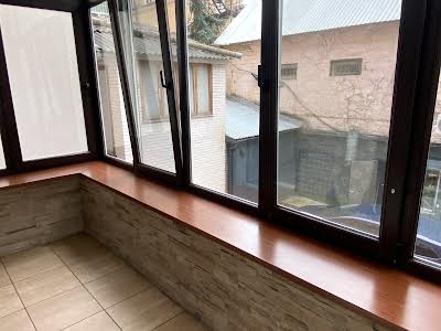 квартира за адресою Богдана Хмельницького вул., 35