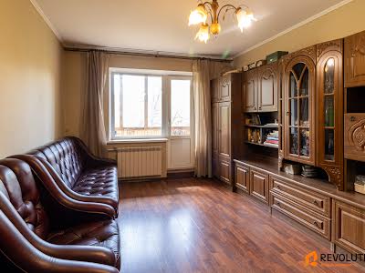 квартира за адресою Ревуцького вул., 30/1