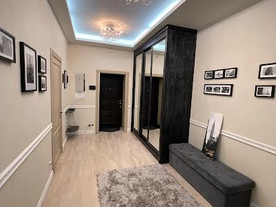 квартира за адресою Старонаводницька вул., 6Б