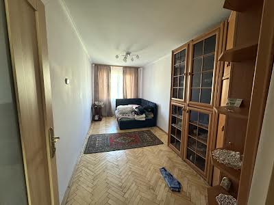 квартира за адресою Наукова вул., 66