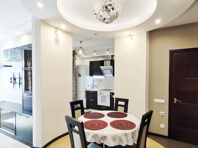 квартира за адресою Регенераторна вул., 4