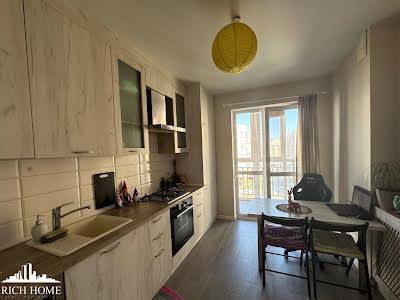 квартира за адресою Метрологічна вул., 15
