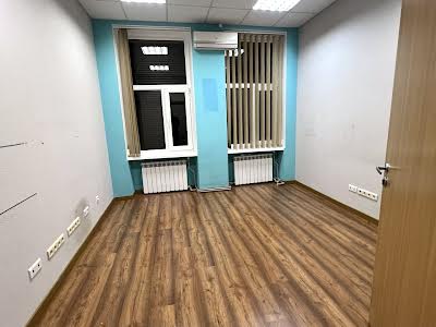 комерційна за адресою Левка Лук'яненка вул. (Маршала Тимошенка), 18