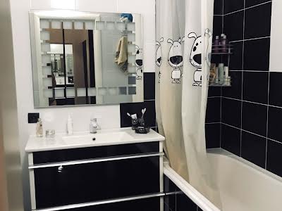 квартира за адресою Регенераторна вул., 4
