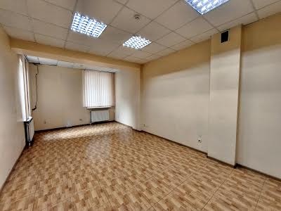 комерційна за адресою Корзо вул., 10