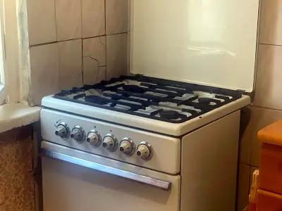 квартира за адресою Дарницький бульв., 4