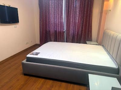 квартира за адресою Анни Ахматової вул., 35