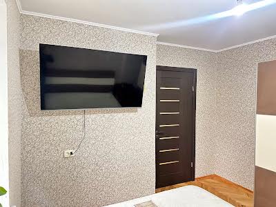 кімната за адресою Івана Миколайчука вул., 20