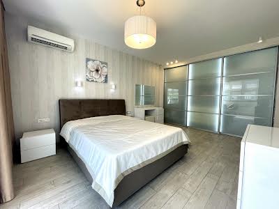 квартира за адресою Предславинська вул., 38