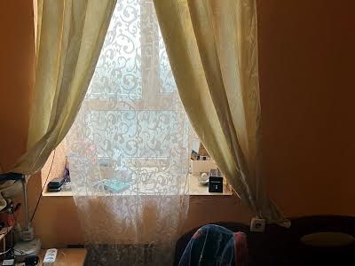 комерційна за адресою Ковальська вул., 15