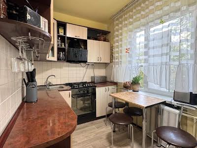 квартира за адресою Миколи Хвильового вул., 33