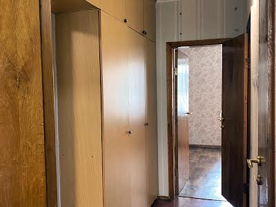 квартира за адресою Анни Ахматової вул., 8