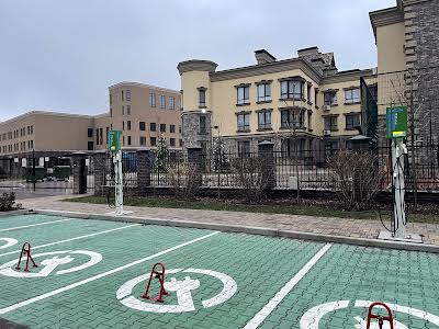 квартира по адресу Молодіжна ул., 4