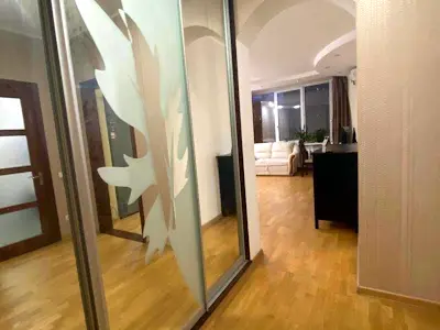 квартира за адресою Анни Ахматової вул., 35-А