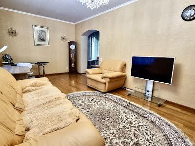 квартира по адресу Адмиралтейская ул., 3