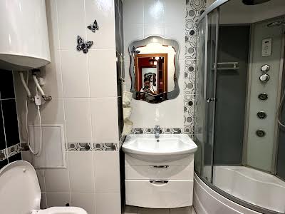 квартира за адресою Кушнарева, 2
