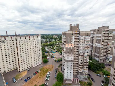 квартира за адресою Азербайджанська вул. (Бакинських Комісарів), 16/4