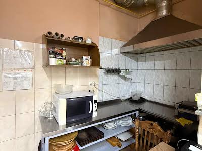 коммерческая по адресу Київська, 10