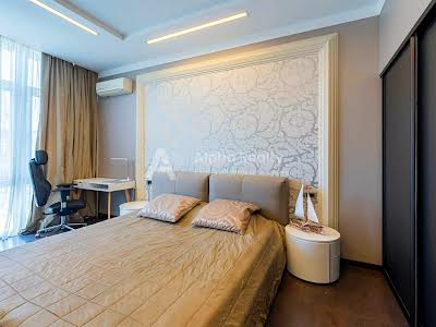 квартира за адресою Дмитрівська, 82