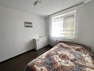 квартира за адресою Крайна вул., 1А