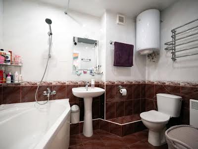 квартира за адресою Скворцова, 2