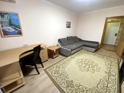квартира по адресу Драгоманова ул., 8-Б