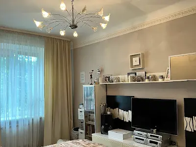 квартира за адресою Леоніда Каденюка просп. (Юрія Гагаріна), 14