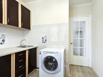 квартира за адресою Будівельників вул., 8