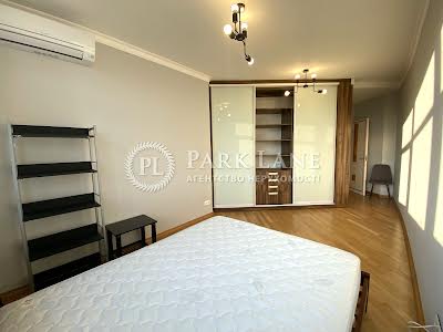 квартира за адресою Шота Руставелі вул., 27а
