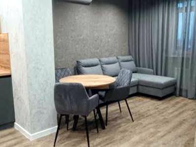 квартира за адресою Ревуцького вул., 40Б