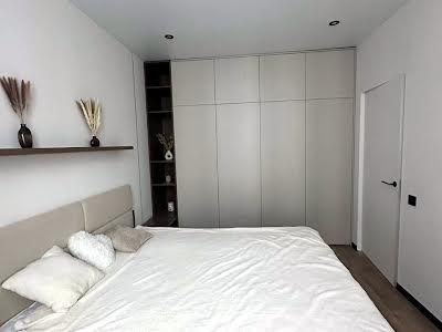 квартира по адресу Героев Майдана ул., 5