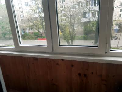 квартира за адресою Леоніда Каденюка просп. (Юрія Гагаріна), 3