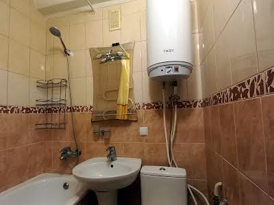 квартира за адресою Богатирська вул., 10