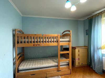 квартира по адресу Николая Ушакова ул., 16