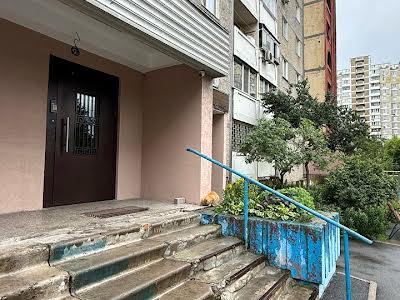 квартира за адресою Миколи Ушакова вул., 18
