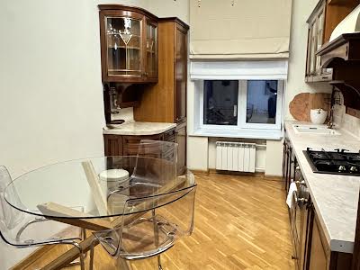 квартира за адресою Панаса Мирного вул., 4