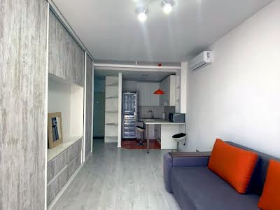 квартира за адресою Регенераторна вул., 4