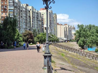 комерційна за адресою Київ, Володимира Івасюка просп. (Героїв Сталінграда), 12Д