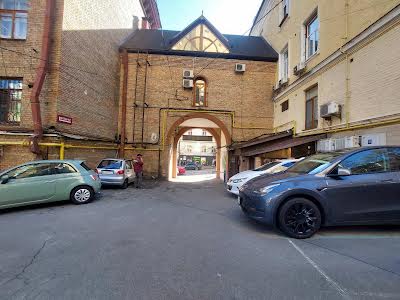 квартира за адресою Софіївська вул., 18а
