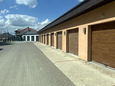 комерційна за адресою Вишнева вул., 1