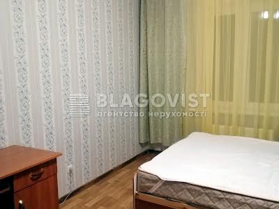 квартира за адресою Михайла Максимовича вул. (Онуфрія Трутенка), 7-В