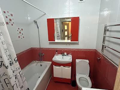 квартира по адресу Українська ул., 83