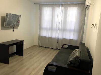 квартира за адресою Драгоманова вул., 10