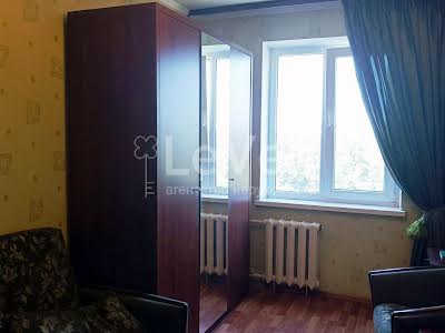 квартира за адресою Космонавта Поповича вул. (Космонавта Волкова), 4