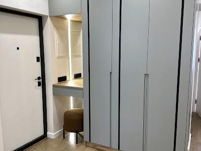 квартира по адресу Молодіжна ул., 8