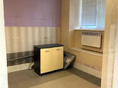 комерційна за адресою Академіка Андрія Сахарова вул., 28