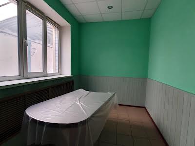 комерційна за адресою Харківська вул., 120