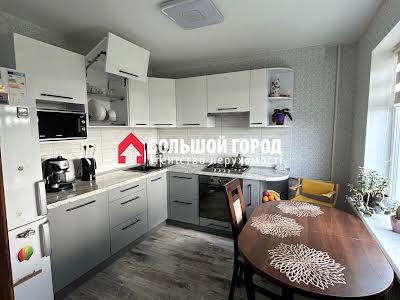 квартира за адресою Чарівна вул., 95