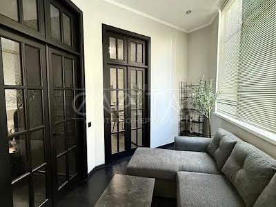 квартира по адресу Шота Руставели ул., 20